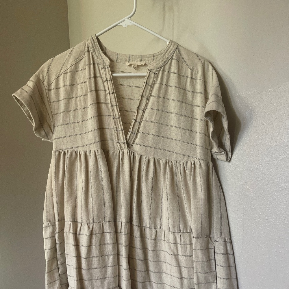 Vneck cream and black dress